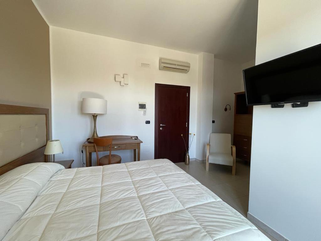 פורטו צ'זראו Hotel Posidonia מראה חיצוני תמונה