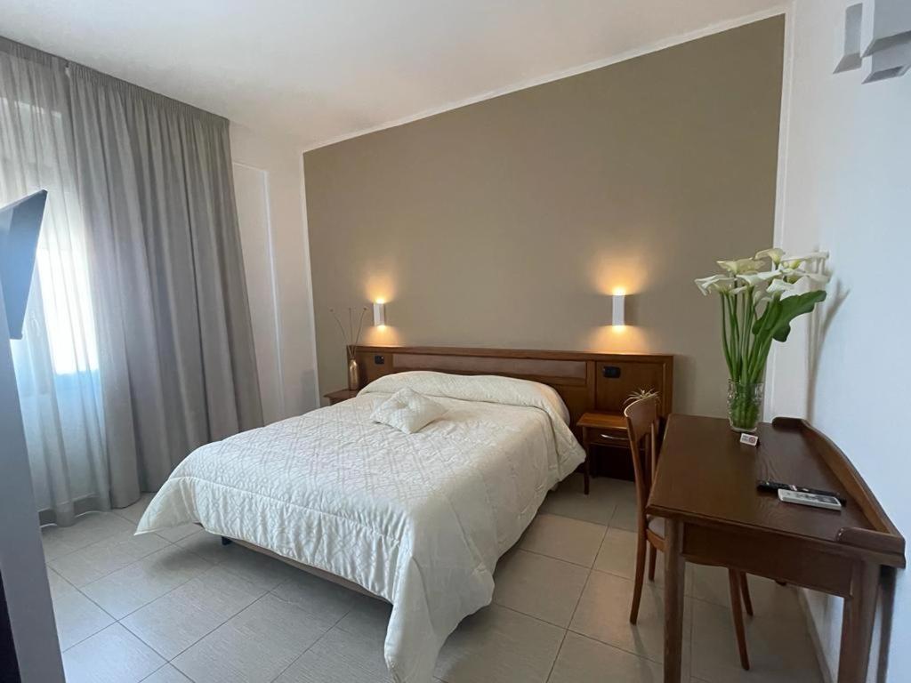 פורטו צ'זראו Hotel Posidonia מראה חיצוני תמונה