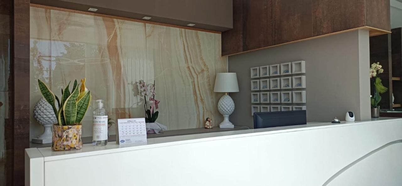 פורטו צ'זראו Hotel Posidonia מראה חיצוני תמונה